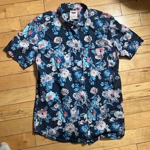 Levi button down short sleeve